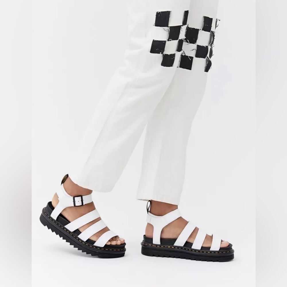 Dr. Martins Blaire Sandal Urban Outfitters - White Size 8